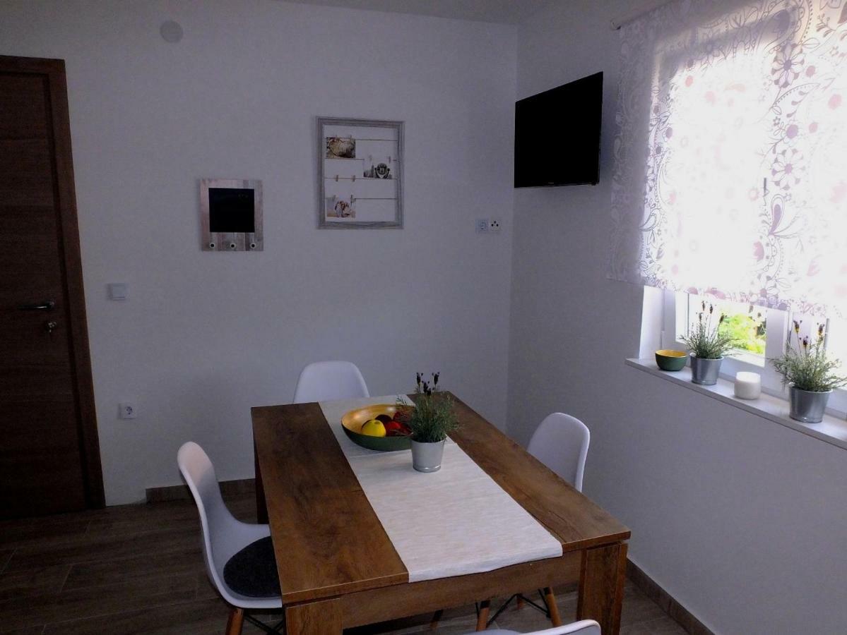 Apartmani Berno スタリグラード エクステリア 写真
