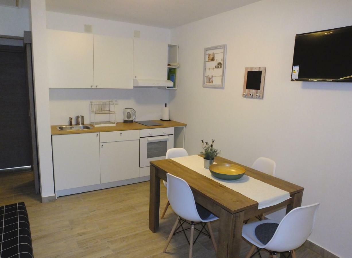 Apartmani Berno スタリグラード エクステリア 写真