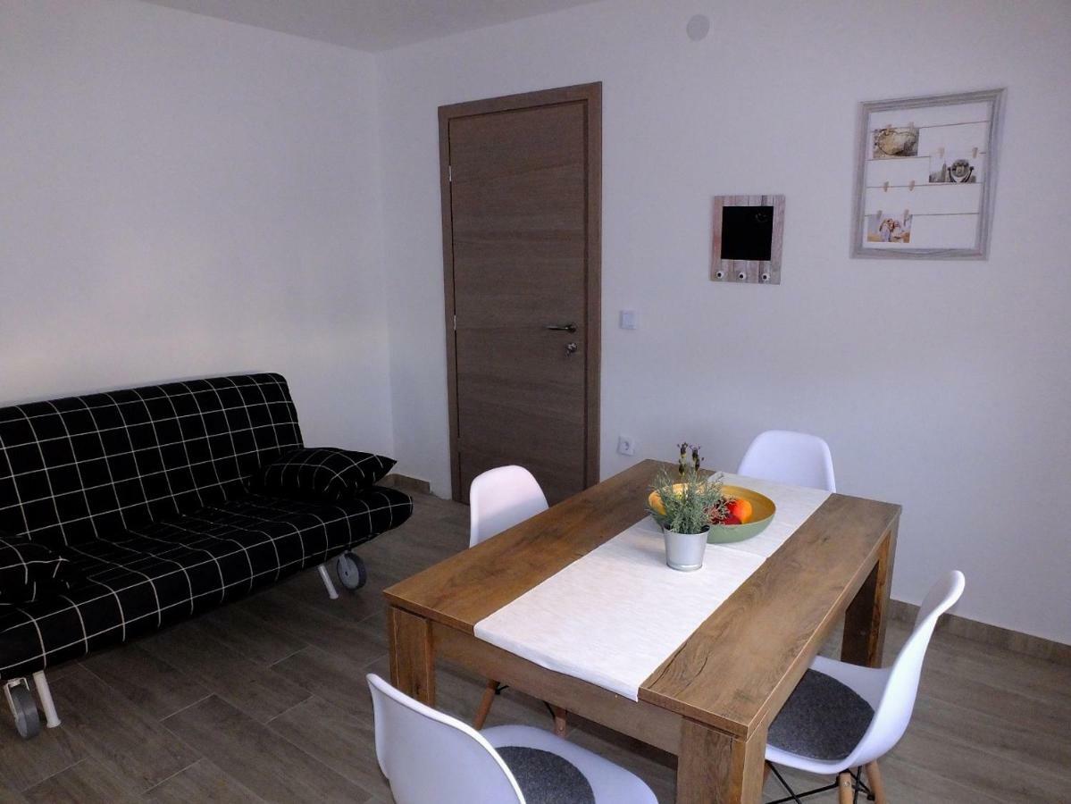 Apartmani Berno スタリグラード エクステリア 写真