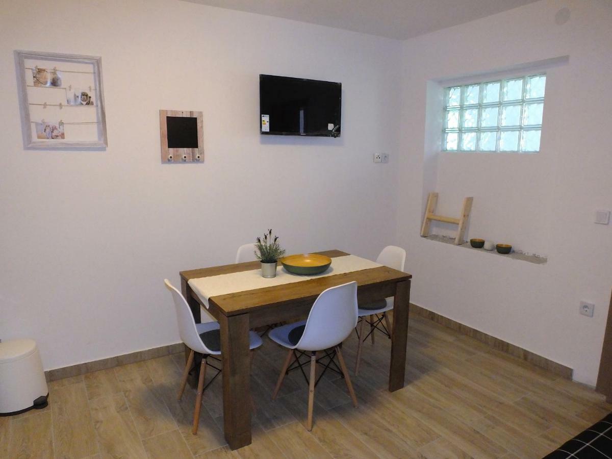 Apartmani Berno スタリグラード エクステリア 写真