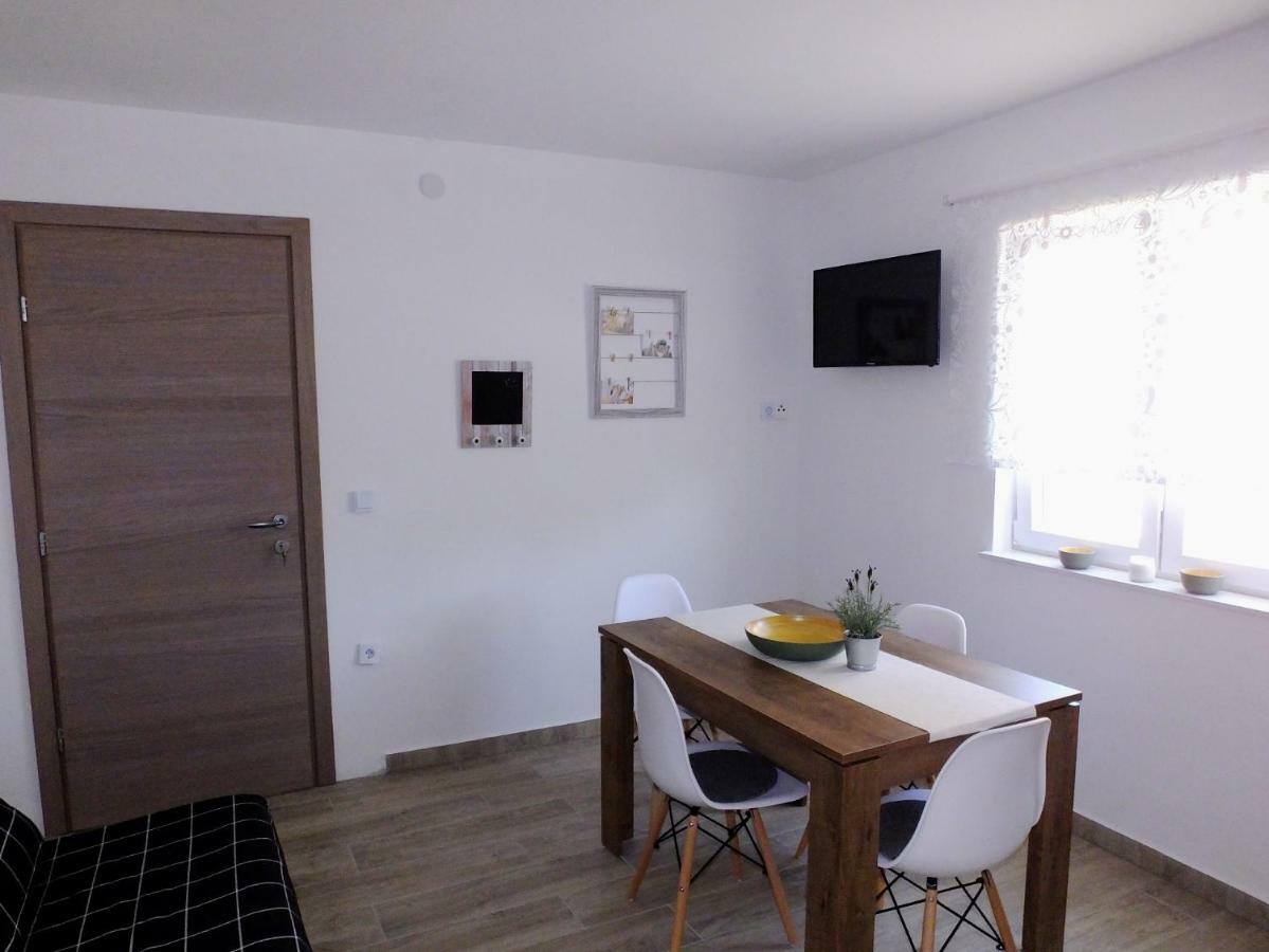 Apartmani Berno スタリグラード エクステリア 写真
