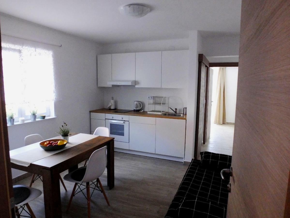 Apartmani Berno スタリグラード エクステリア 写真
